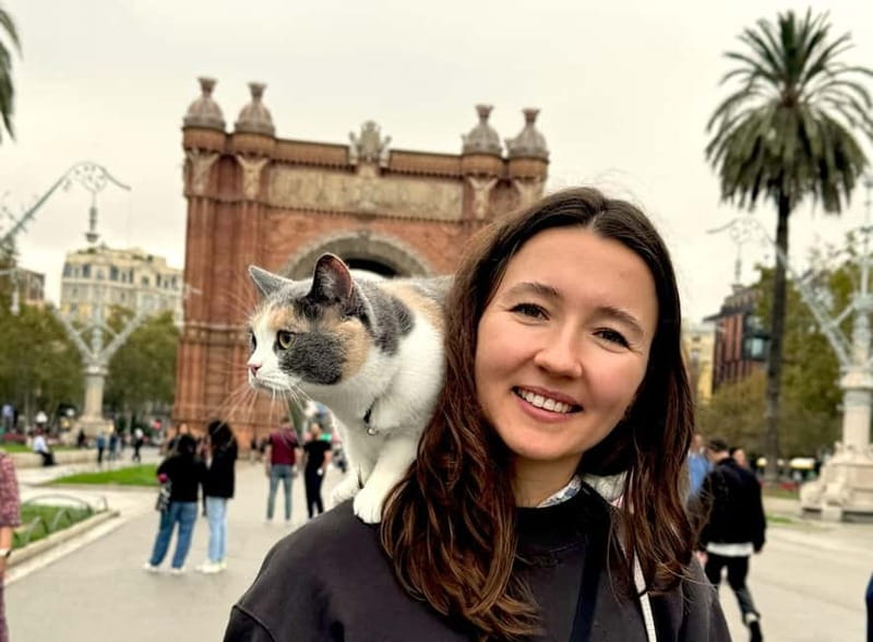Barcelona: Bike or eBike Tour, Top Sights & Local Insights - Passeig de Gràcia and Gaudí’s great façades