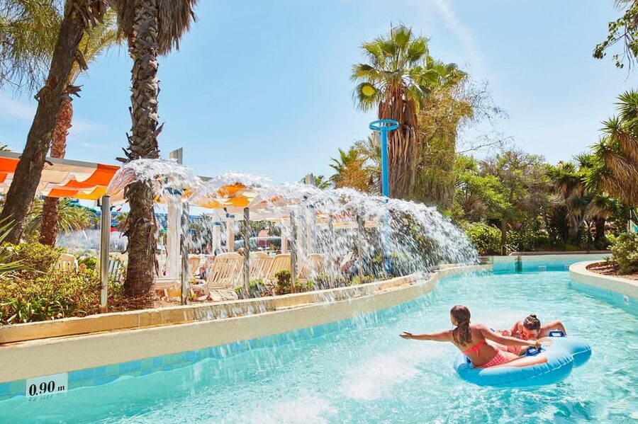 Barcelona: Caribe Aquatic Park Full-Day Ticket with Transfer - Food, queues, and the cost of convenience