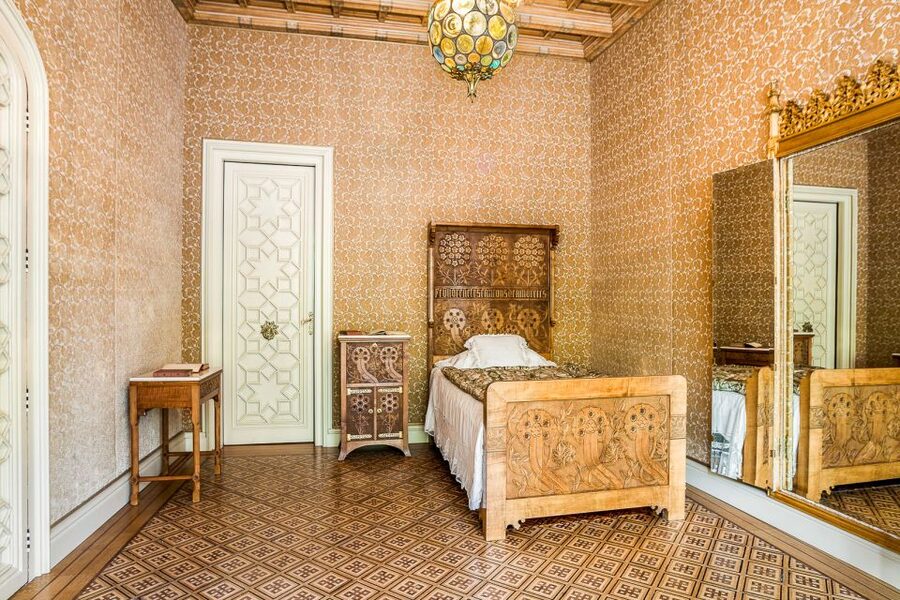 Barcelona: Casa Amatller Priority Entry Ticket - Accessibility and footwear rules