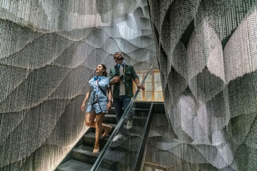 Barcelona: Casa Batlló Be The First Entry Ticket - Kengo Kuma’s marble staircase and newer additions