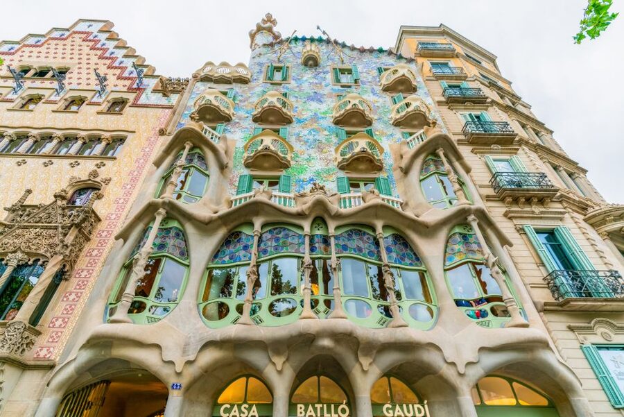 Barcelona: Casa Batlló Entry with Self-Audioguide Tour - Why Casa Batlló feels different from a normal house tour