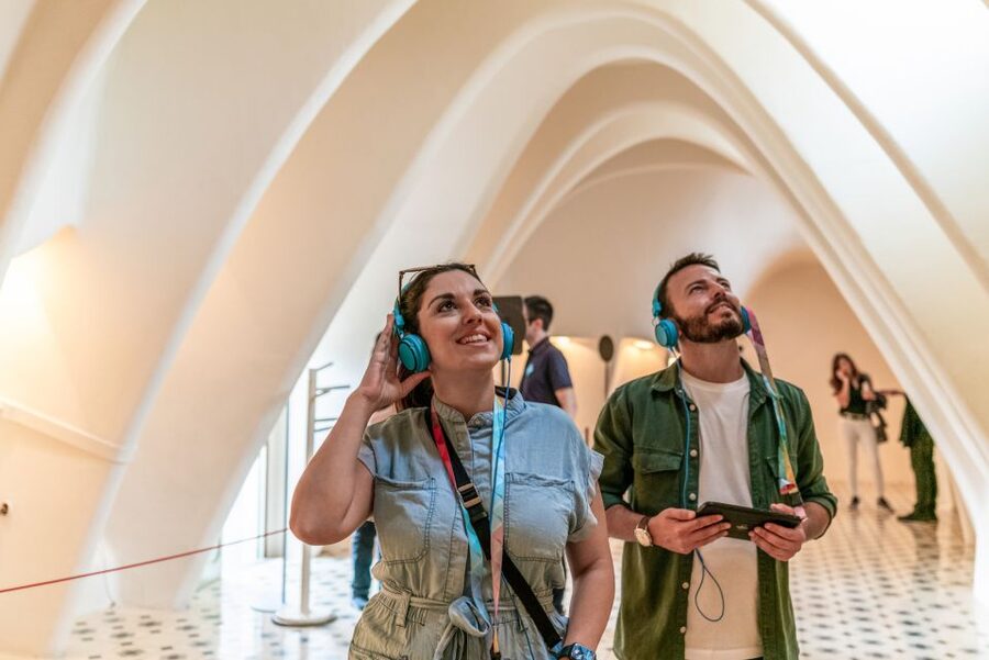 Barcelona: Casa Batlló Entry with Self-Audioguide Tour - The self-audioguide and visual storytelling
