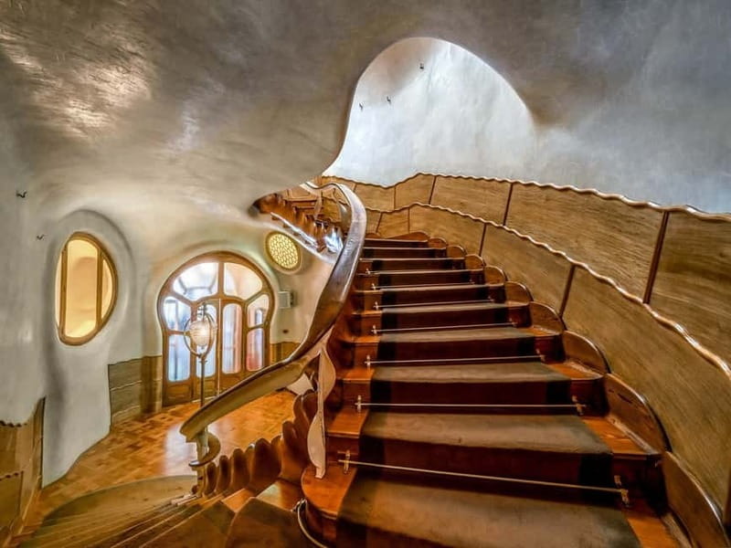 Barcelona: Casa Batlló Tour and Optional White Rabbit Museum - Key points to know