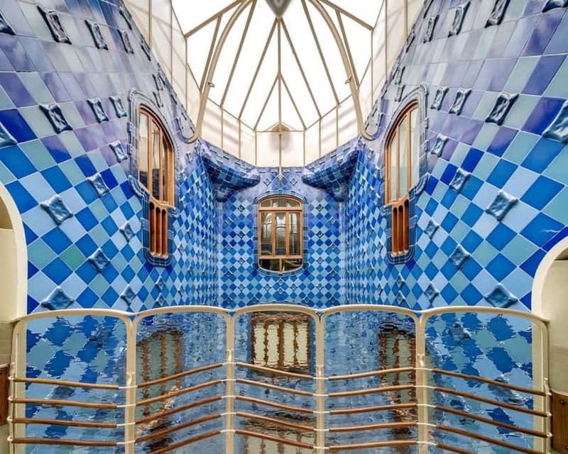 Barcelona: Casa Batlló Tour and Optional White Rabbit Museum - From the marine façade to the Batlló family home