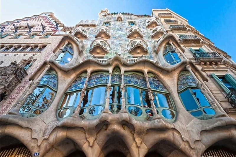 Barcelona: Casa Batlló Tour and Optional White Rabbit Museum - The Gaudí Cube and a modern finish