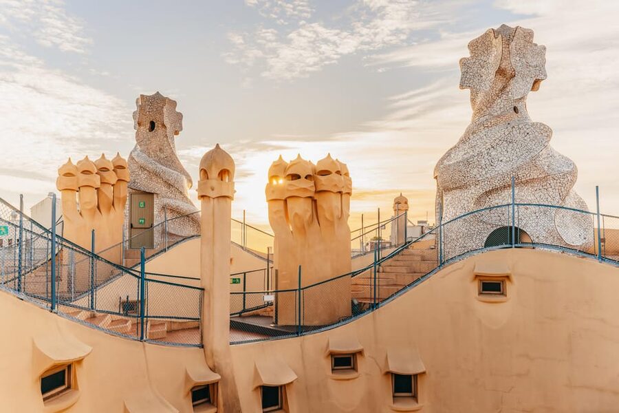 Barcelona: Casa Milà Early-Morning Access Guided Tour - Key points at a glance
