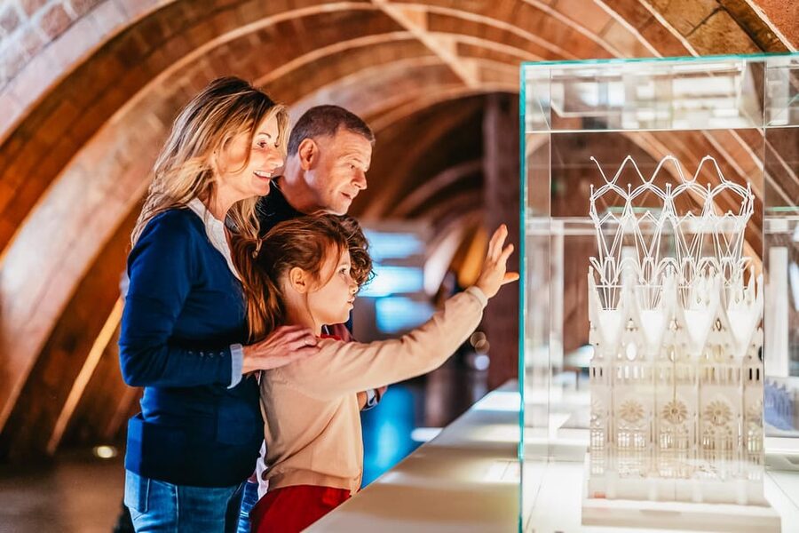 Barcelona: Casa Milà Early-Morning Access Guided Tour - The Warrior Rooftop and Barcelona views