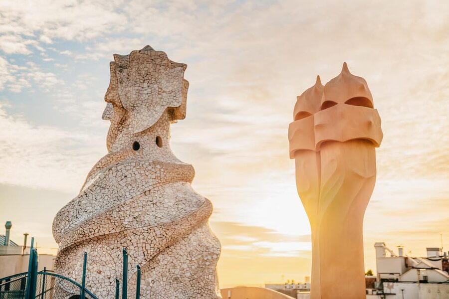 Barcelona: Casa Milà Early-Morning Access Guided Tour - Restricted areas and what you gain