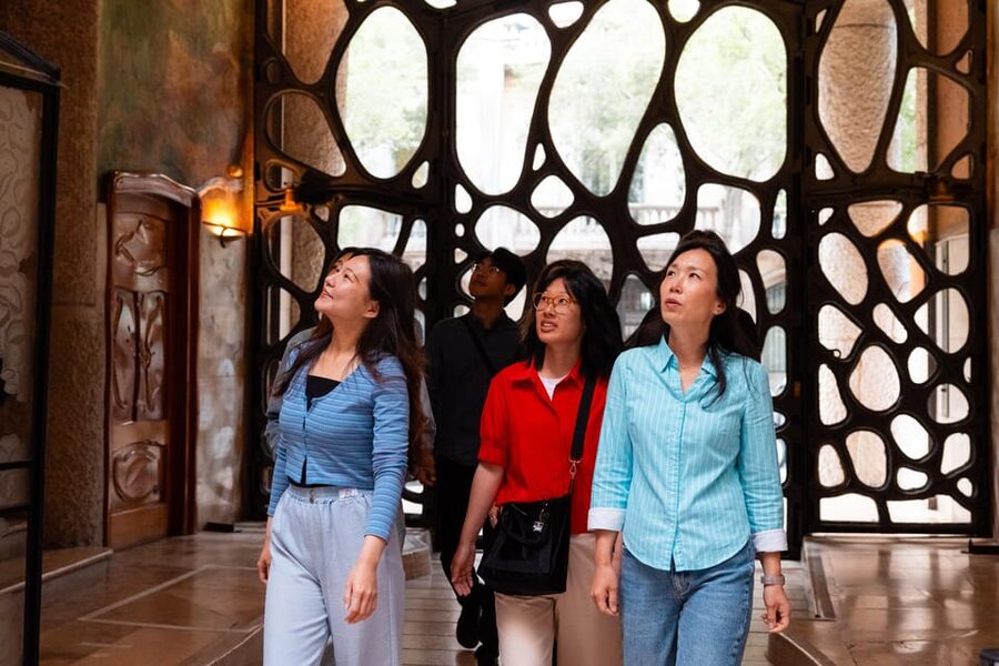 Barcelona: Casa Vicens, Pedrera, and Casa Batlló Guided Tour - Three Gaudí houses, one clear architectural story