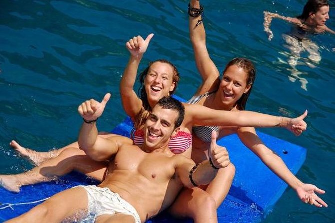 Barcelona Catamaran Party Tour For Young People - Key points to know before you book