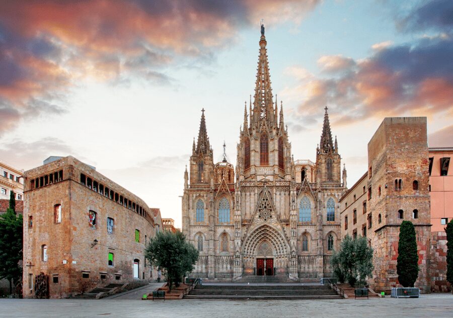 Barcelona Cathedral: Ticket, Guided Tour and VR Experience - Why Barcelona Cathedral deserves your time