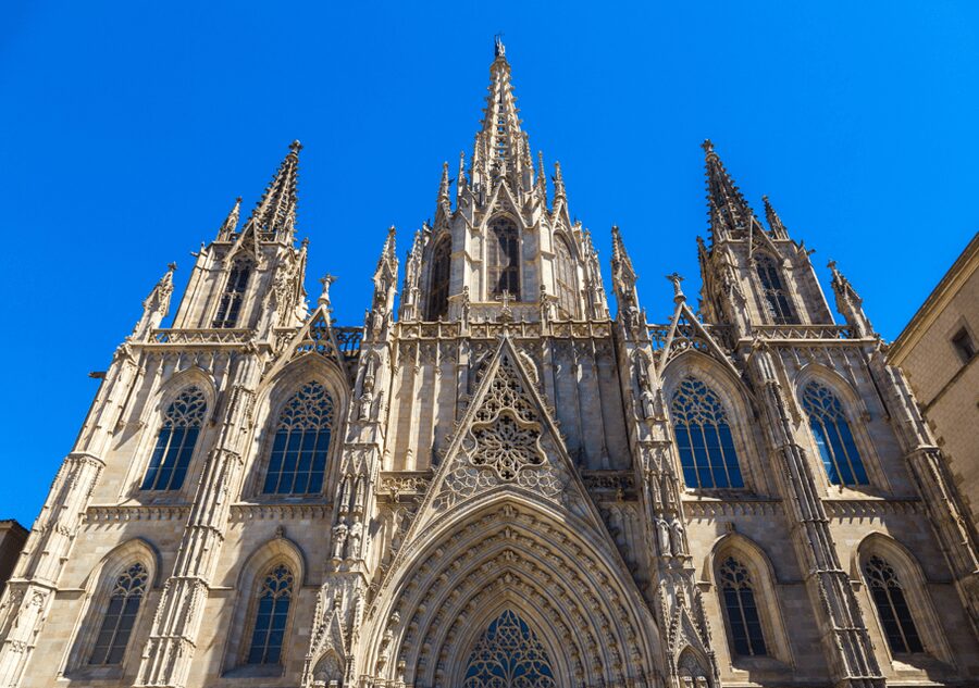 Barcelona Cathedral: Ticket, Guided Tour and VR Experience - Inside the 14th-century Gothic cathedral