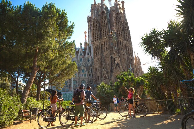 Barcelona City Highlights Bike Tour - La Sagrada Família, where ten minutes is never enough