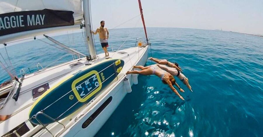 Barcelona: Coastline Boat Trip with Snacks and Cava - The captains make a real difference
