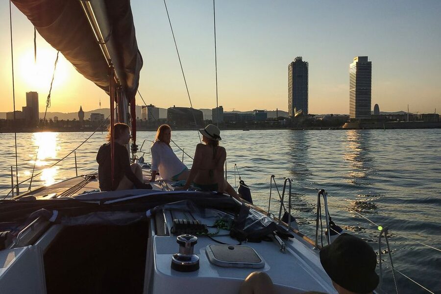 Barcelona: Coastline Boat Trip with Snacks and Cava - What the $32 price really buys you