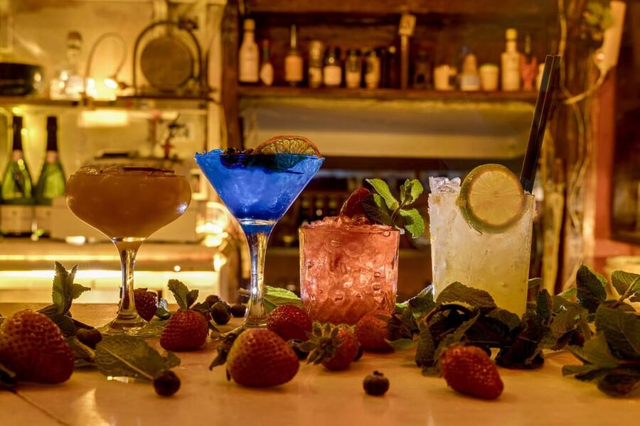 Barcelona: Cocktail Making Class with Tapas - Key points to know before booking