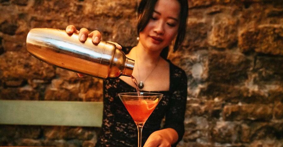 Barcelona: Cocktail Master Class by Mixologist with Tapas - Four cocktails, not four tiny samples