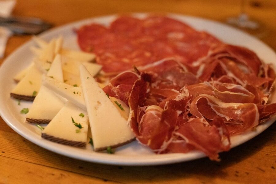 Barcelona: Cocktail Master Class by Mixologist with Tapas - Is $48 good value in Barcelona?