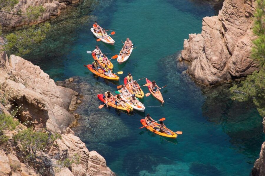Barcelona: Costa Brava Kayak, Snorkel & Cliff Jump & Lunch - Safety briefing before you launch