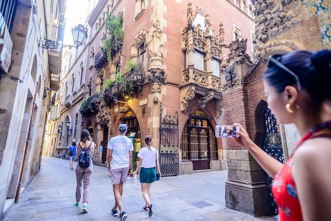 Barcelona E-Bike Small Group Tour with Tapas & Wine Tasting - Price, group size, and who gets the most from it