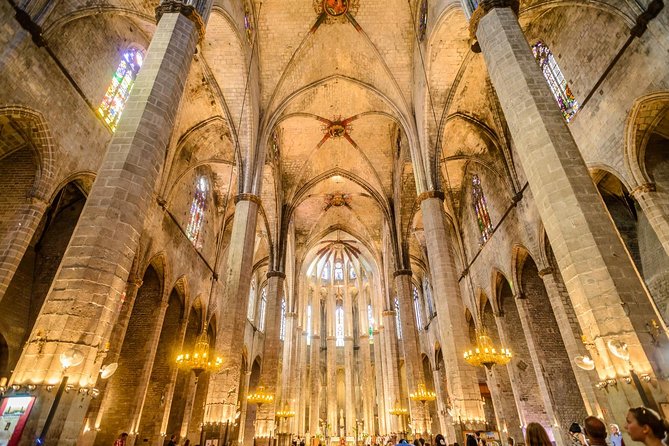 Barcelona e-Bike Tour: Gaudí & Old Town Small Group - El Born, the old market, and Santa Maria del Mar