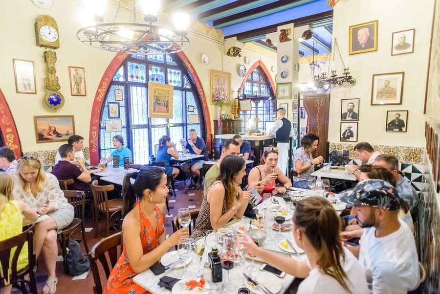 Barcelona eBike Tour with Wine and Tapas Experience - Beginning in the Old City and La Ribera