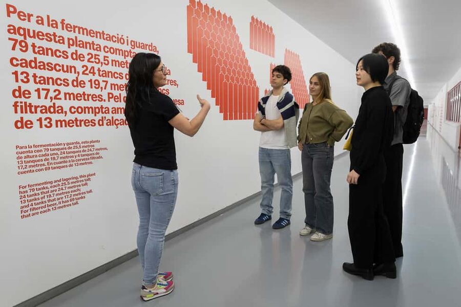 Barcelona: Estrella Damm Brewery Guided Tour with Tasting - Inside the brewhouse and fermentation areas