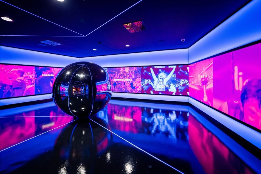 Barcelona: FC Barcelona Museum "Barça Immersive Tour" Ticket - Standing inside Camp Nou Live