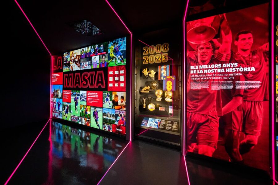 Barcelona: FC Barcelona Museum "Barça Immersive Tour" Ticket - Robokeeper, virtual reality, and the photo options