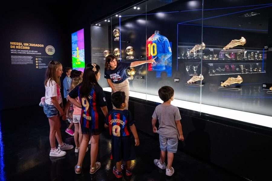 Barcelona: FC Barcelona Museum Total Experience Pass - Tots units fem força, with men’s and women’s teams