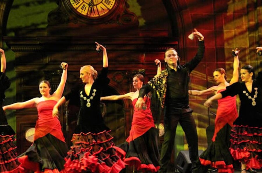 Barcelona: Flamenco at El Patio Andaluz with Optional Dinner - Jesus Cortes and the feel of the stage