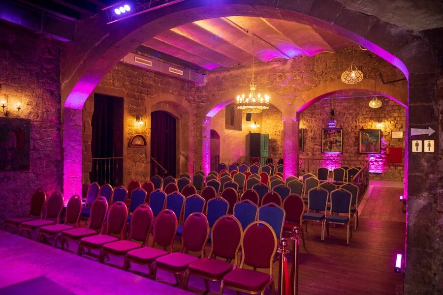 Barcelona: Flamenco Show at Palau Dalmases - Why the small room changes the experience