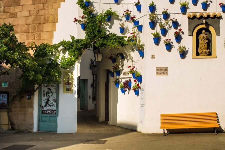 Barcelona: Flamenco Show with Dinner at Tablao de Carmen - Dinner inside an Andalusian-style room