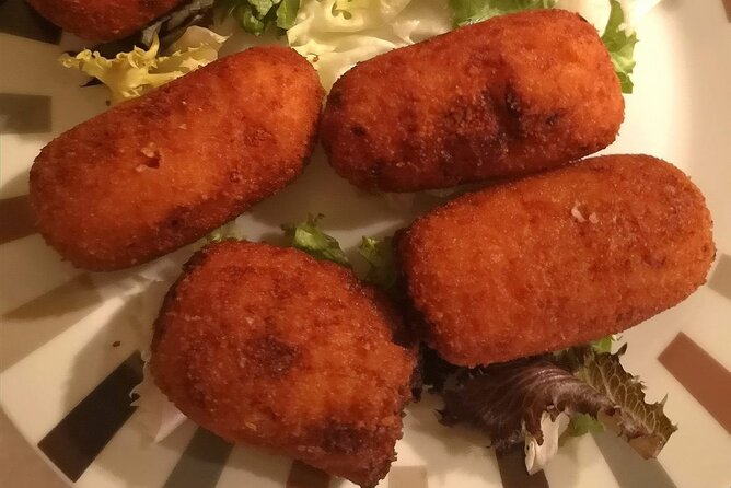 Barcelona Food Tour: Tapas, Drinks and Delights with a Local - How the guides shape the experience
