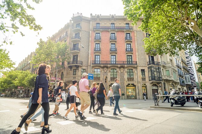 Barcelona Gaudi and Sagrada Familia Tour - How much value do you get for about €3?