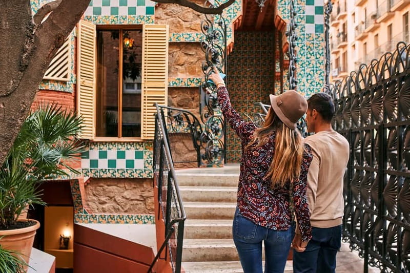Barcelona: Gaudi's Casa Vicens Skip-the-Line Entrance Ticket - Entering at Carrer de les Carolines 20 to 26