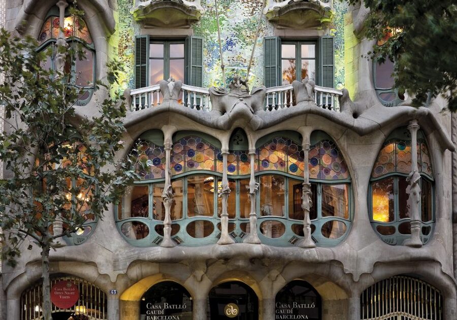 Barcelona: Go City All-Inclusive Pass with 45+ Attractions - Casa Batlló and La Pedrera show Gaudí in different moods
