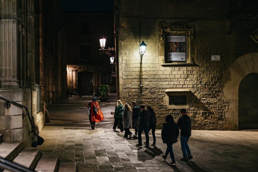 Barcelona: Gothic Quarter Ghosts and Legends Walking Tour - Walking the Gothic Quarter after sunset