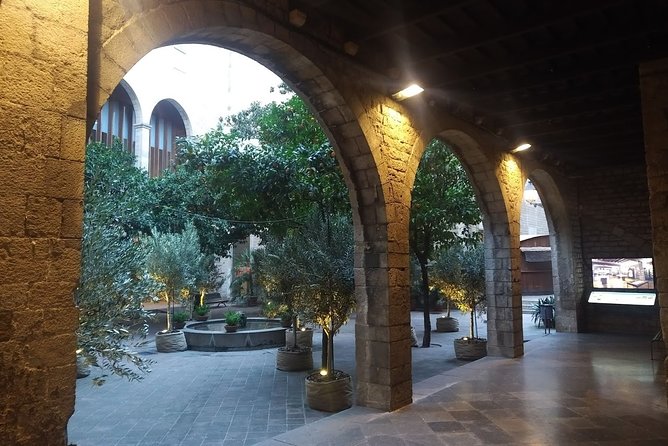 Barcelona Gothic Quarter Walking Tour with Tapas - Craft Barcelona, a simple tapas finish