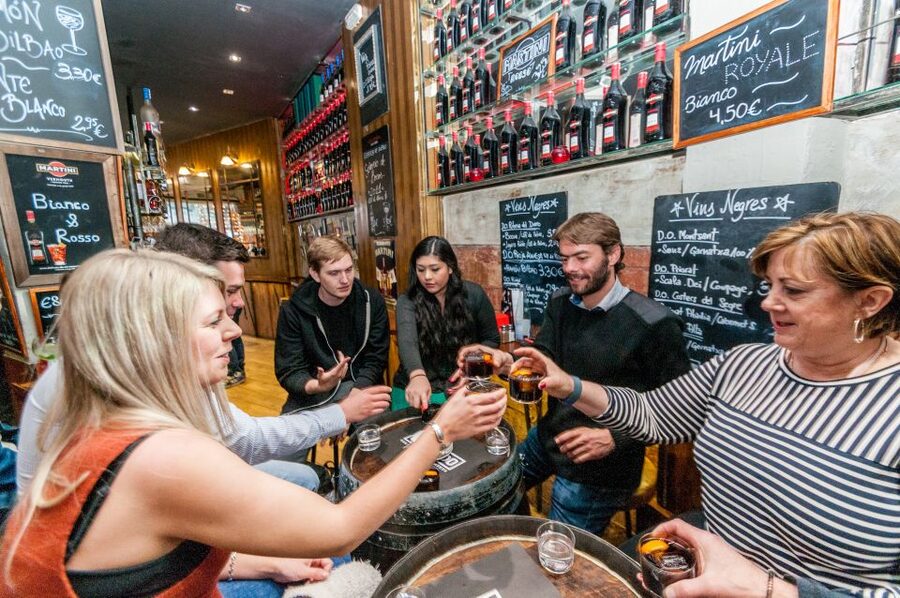 Barcelona Gourmet Food & Wine Tour with Local Expert - Second stop: comfort food and a music-bar setting