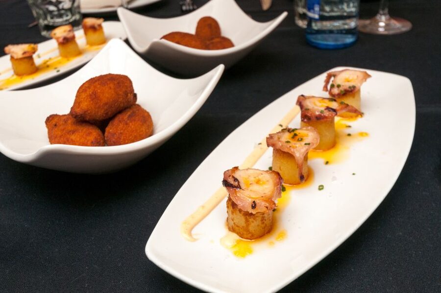 Barcelona Gourmet Food & Wine Tour with Local Expert - Final stop: a seasonal tasting menu