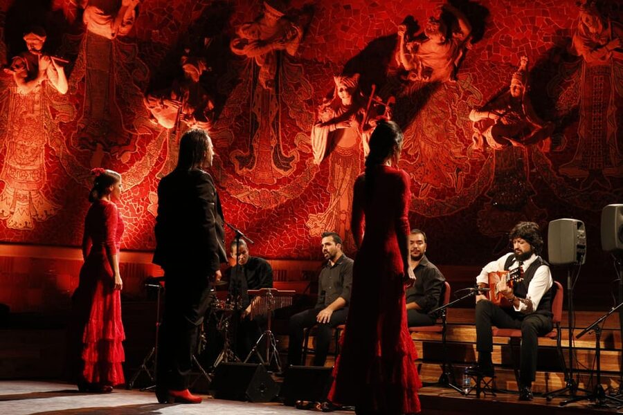 Barcelona: Gran Gala Flamenco Show Entry Ticket - Choosing between Palau de la Música Catalana and Teatre Poliorama