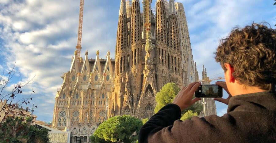 Barcelona: Guided Bike or E-Bike City Tour - Cathedral, Palau de la Música, and Catalan Gothic style