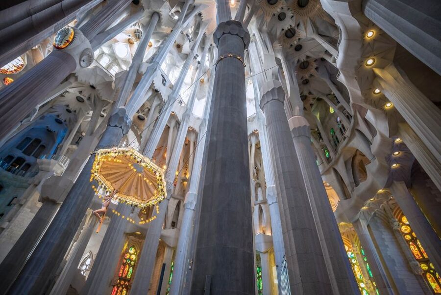 Barcelona: Guided Tour of Sagrada Familia - Choosing between private and small-group formats