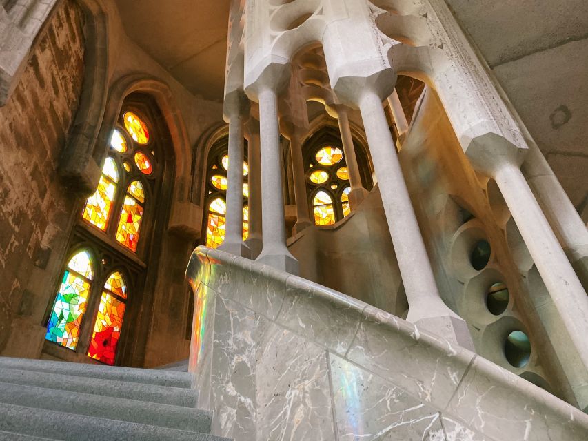 Barcelona: Guided Tour of Sagrada Familia - Dress rules and practical comfort