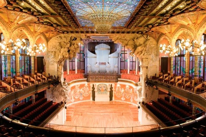Barcelona Guitar Trio & Dance at the Palau de la Musica - What the flamenco dancers add