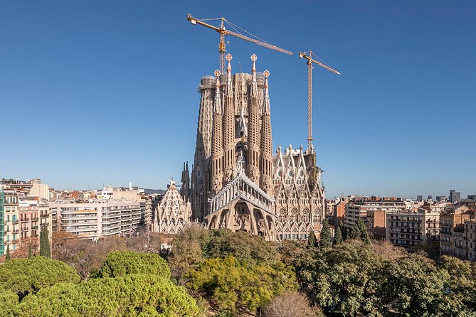 Barcelona Half-Day Sightseeing Private Tour - Park Güell and the cost of a timed ticket