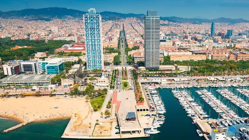 Barcelona: Helicopter Flight over Barcelona's Coastline - What seven minutes really means
