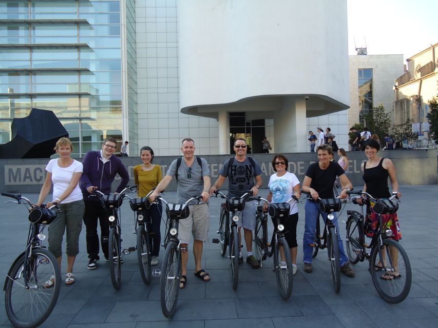 Barcelona Highlights Bike Tour: Cycle along the beach! - Key points at a glance