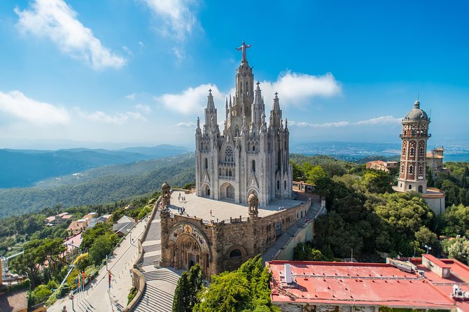 Barcelona Highlights Private Guided Tour with Hotel Pick-up - Passeig de Gràcia and Gaudí’s famous façades